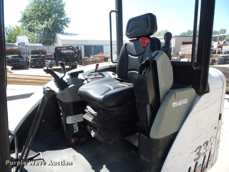 image for item BG9727 2003 Bobcat 331 compact excavator