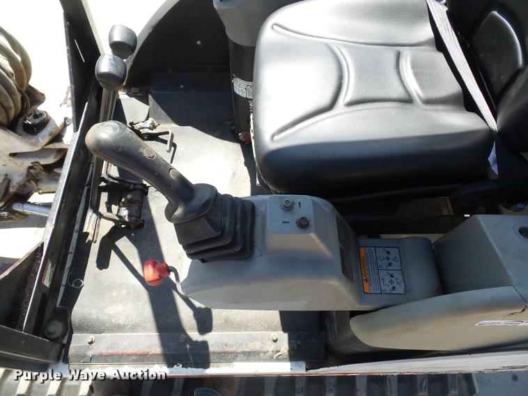 image for item BG9727 2003 Bobcat 331 compact excavator