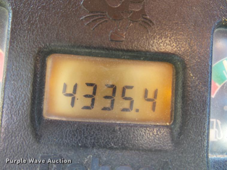 image for item BG9727 2003 Bobcat 331 compact excavator