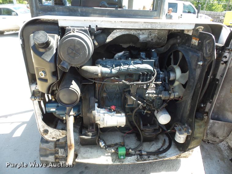 image for item BG9727 2003 Bobcat 331 compact excavator