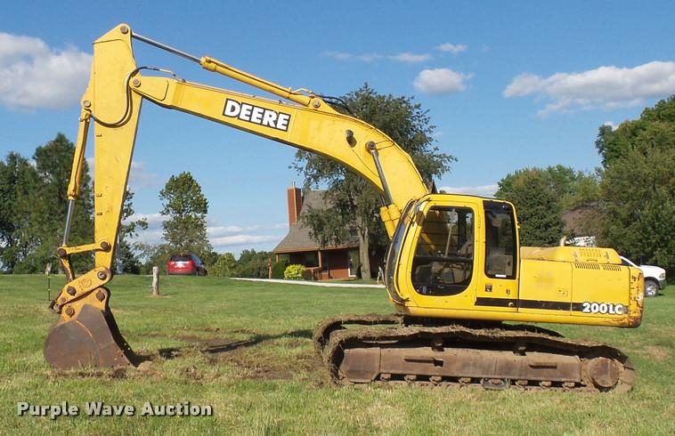 image for item BK9596 1999 John Deere 200LC excavator