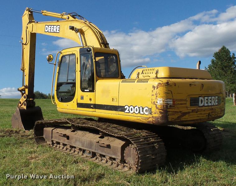 image for item BK9596 1999 John Deere 200LC excavator