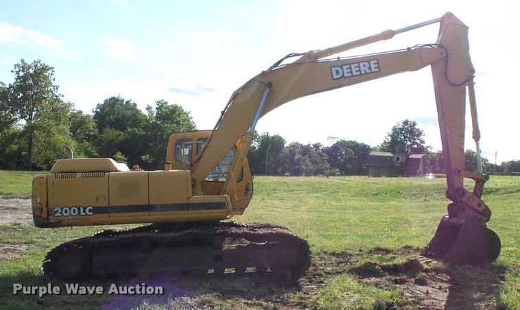 image for item BK9596 1999 John Deere 200LC excavator