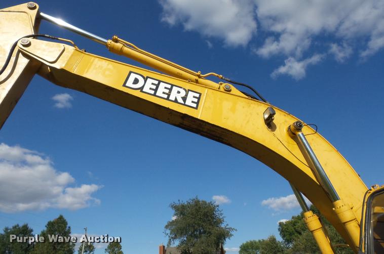 image for item BK9596 1999 John Deere 200LC excavator