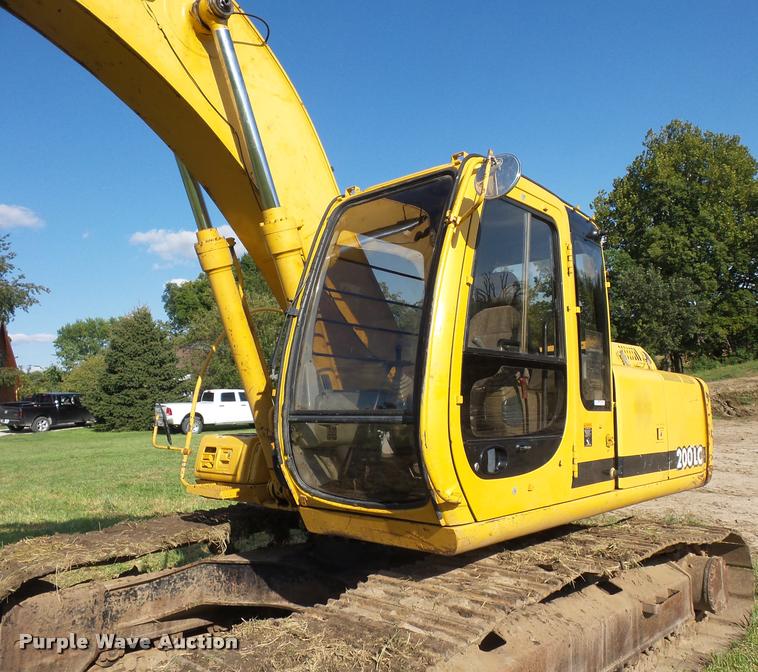 image for item BK9596 1999 John Deere 200LC excavator