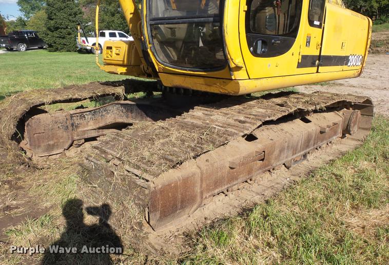 image for item BK9596 1999 John Deere 200LC excavator