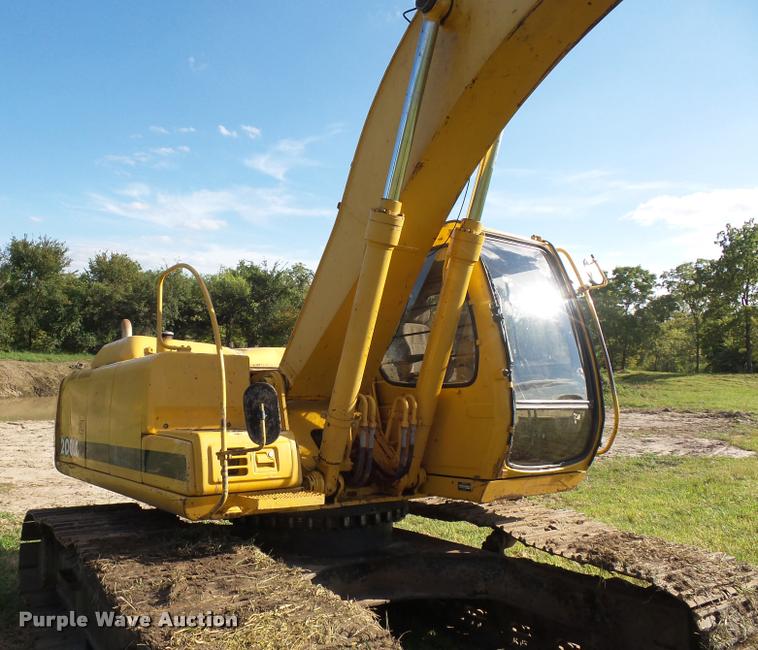 image for item BK9596 1999 John Deere 200LC excavator