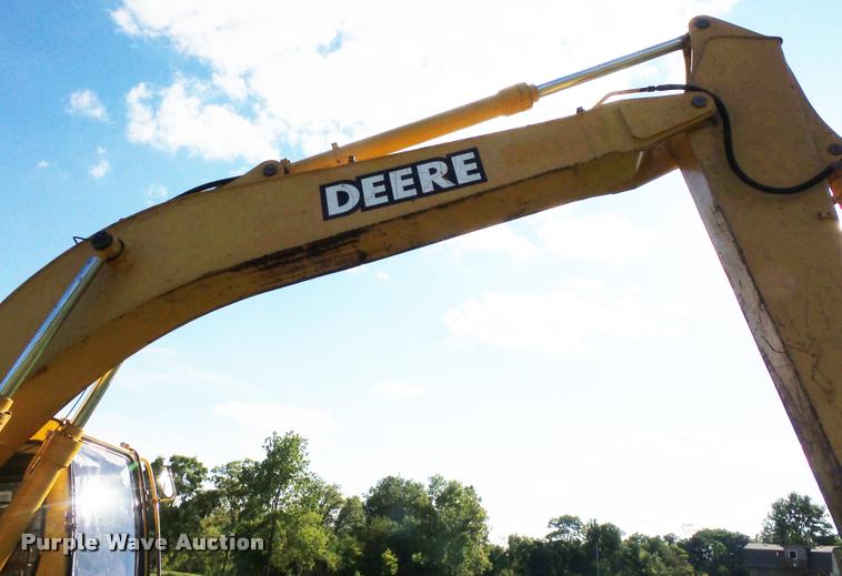 image for item BK9596 1999 John Deere 200LC excavator