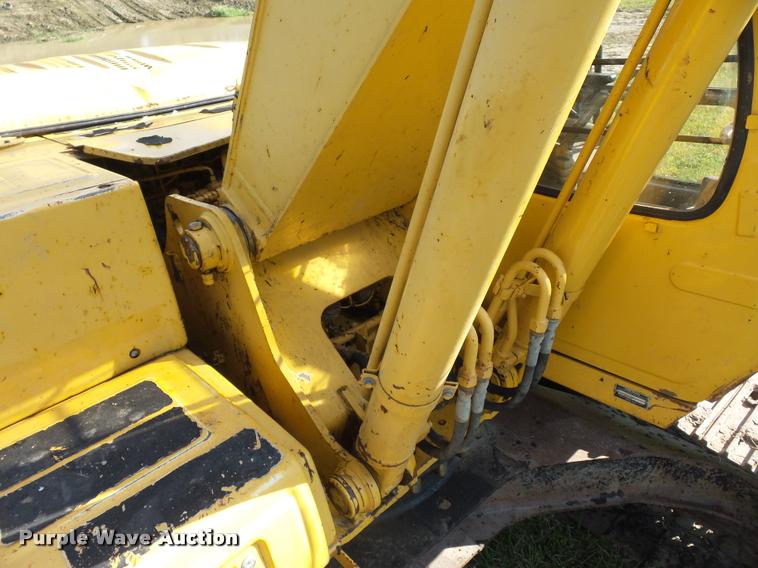 image for item BK9596 1999 John Deere 200LC excavator