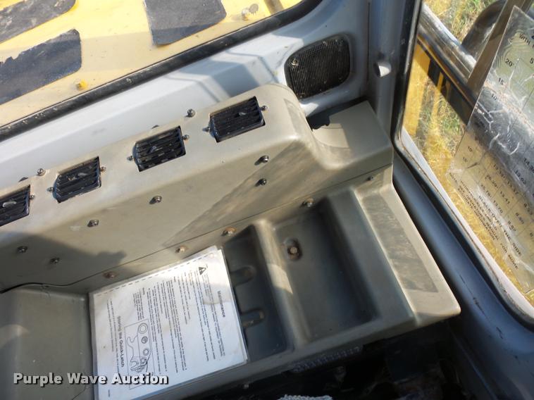 image for item BK9596 1999 John Deere 200LC excavator