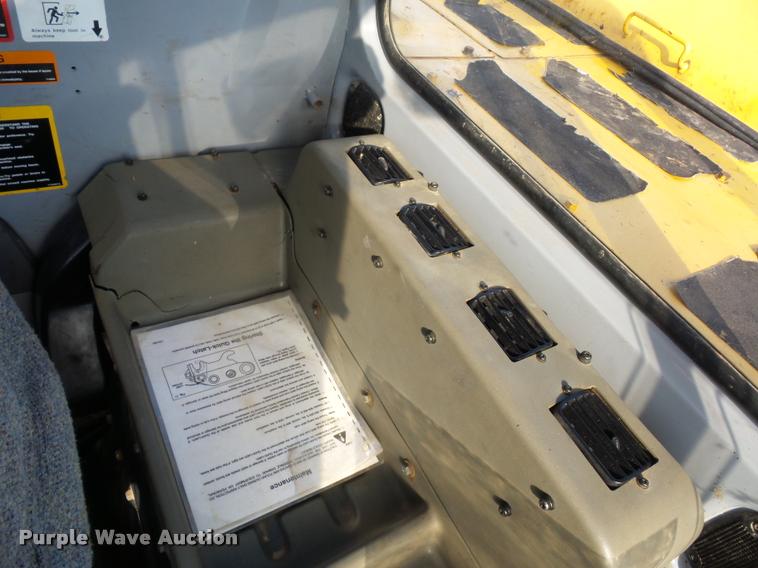 image for item BK9596 1999 John Deere 200LC excavator