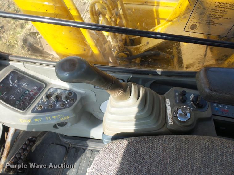 image for item BK9596 1999 John Deere 200LC excavator