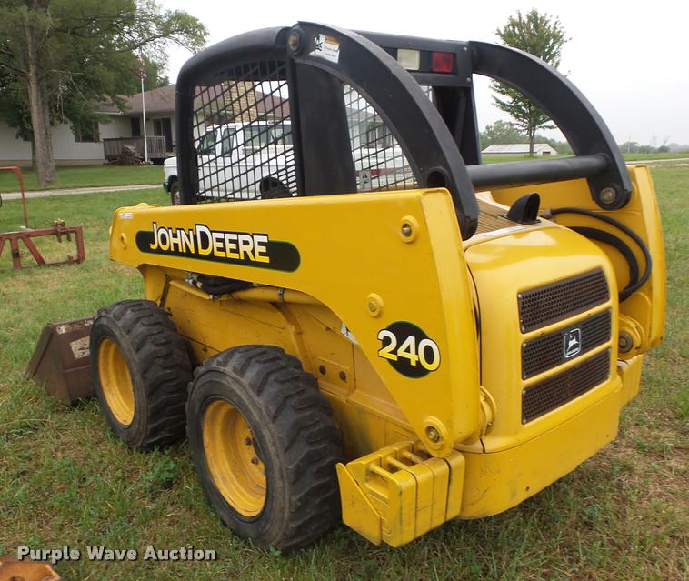 image for item BK9624 1999 John Deere 240 skid steer