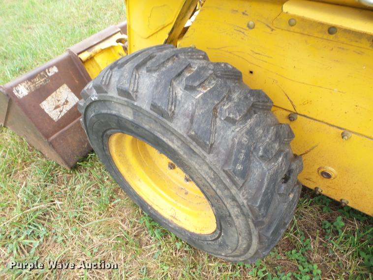 image for item BK9624 1999 John Deere 240 skid steer