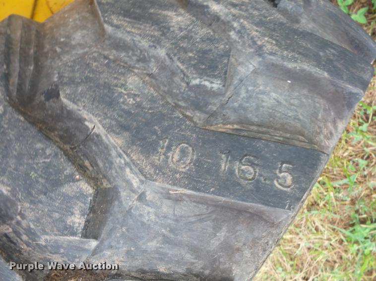 image for item BK9624 1999 John Deere 240 skid steer