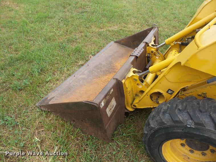 image for item BK9624 1999 John Deere 240 skid steer