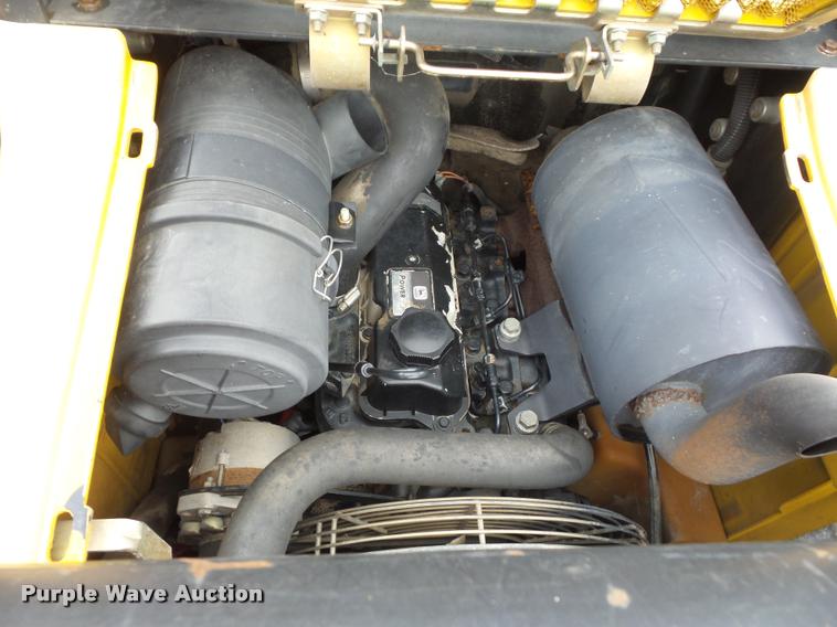 image for item BK9624 1999 John Deere 240 skid steer