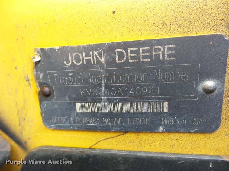 image for item BK9624 1999 John Deere 240 skid steer