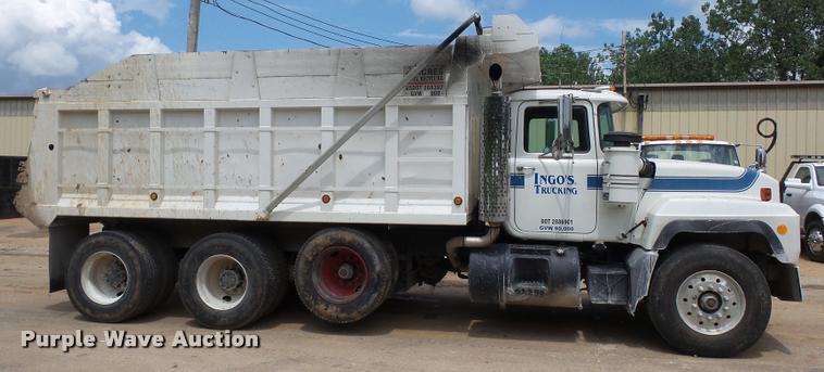 image for item BS9626 2003 Mack RD688S dump truck