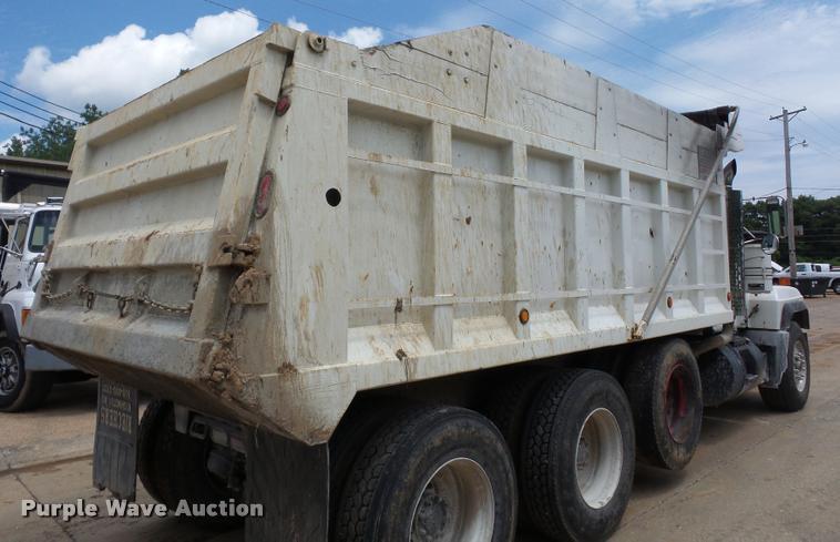 image for item BS9626 2003 Mack RD688S dump truck