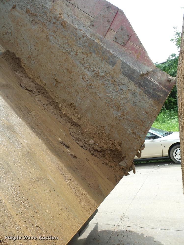 image for item BS9626 2003 Mack RD688S dump truck