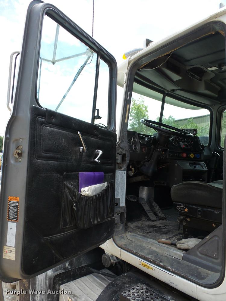 image for item BS9626 2003 Mack RD688S dump truck