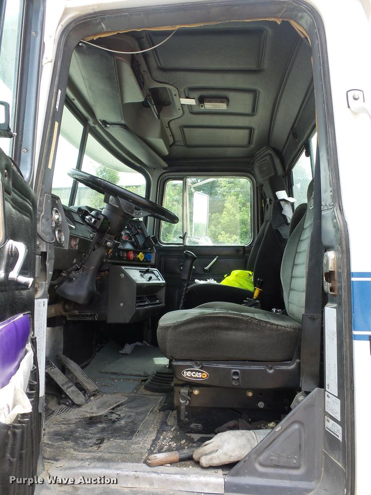 image for item BS9626 2003 Mack RD688S dump truck