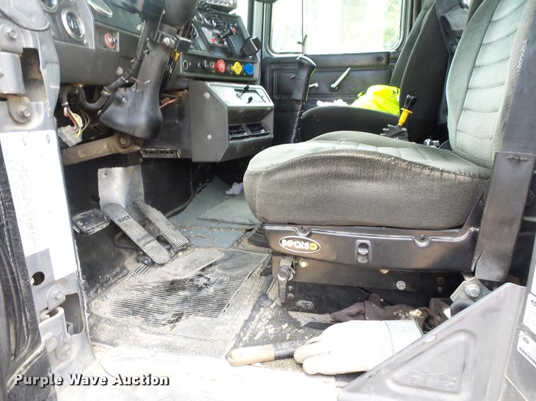 image for item BS9626 2003 Mack RD688S dump truck