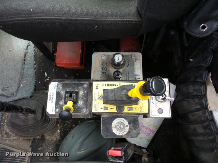 image for item BS9626 2003 Mack RD688S dump truck