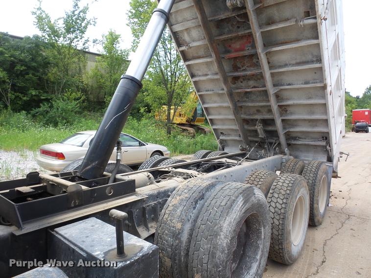 image for item BS9626 2003 Mack RD688S dump truck