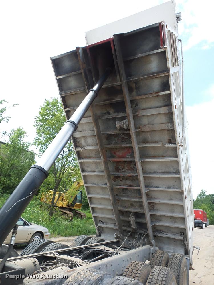 image for item BS9626 2003 Mack RD688S dump truck