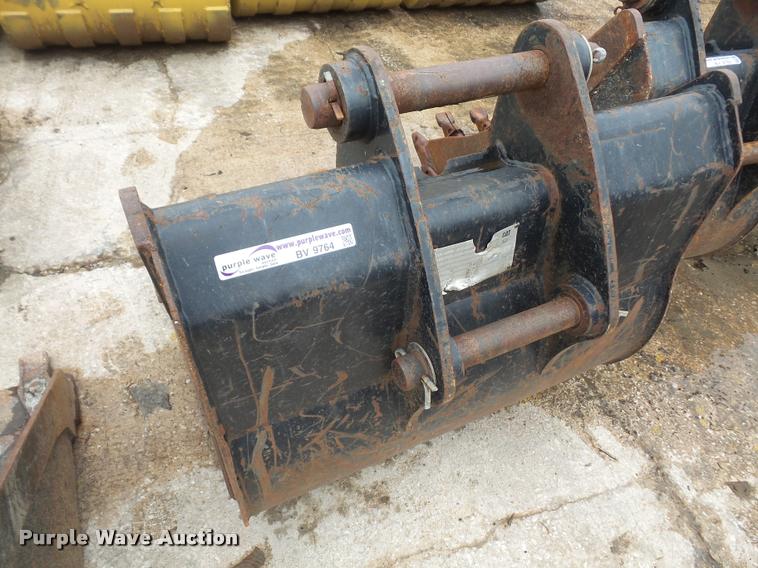 image for item BV9764 36"W backhoe bucket
