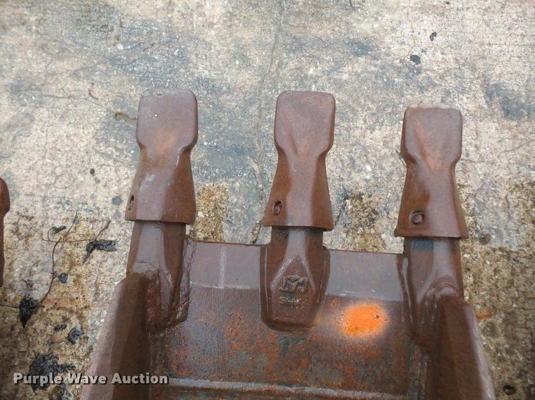 image for item BV9766 12"W backhoe bucket