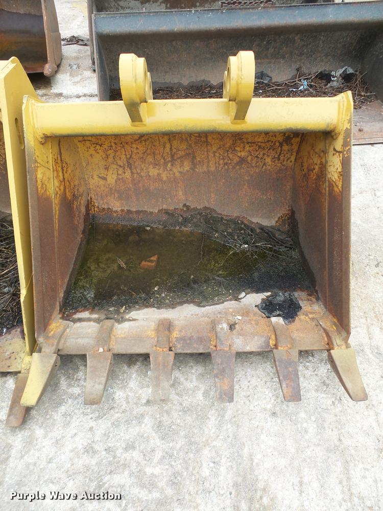 image for item BV9771 36"W backhoe bucket