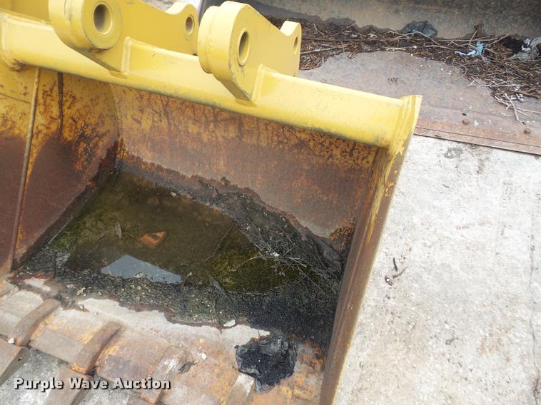 image for item BV9771 36"W backhoe bucket