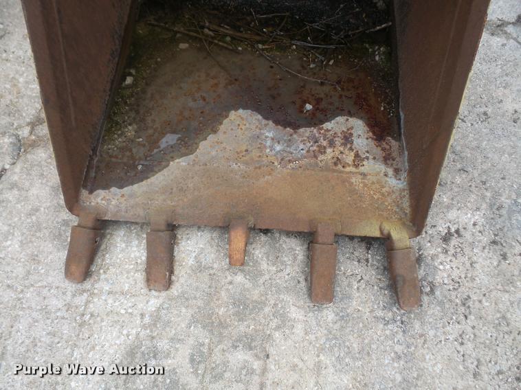 image for item BV9772 30"W backhoe bucket