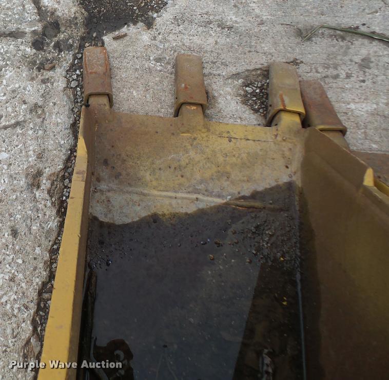 image for item BV9773 16"W backhoe bucket