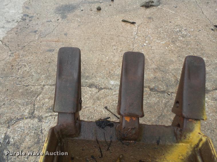 image for item BV9775 12"W backhoe bucket