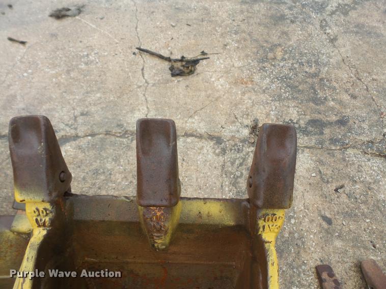 image for item BV9777 12"W backhoe bucket