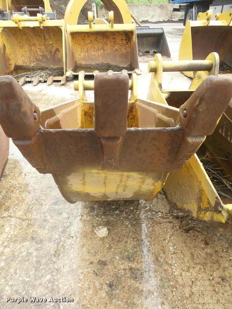 image for item BV9777 12"W backhoe bucket