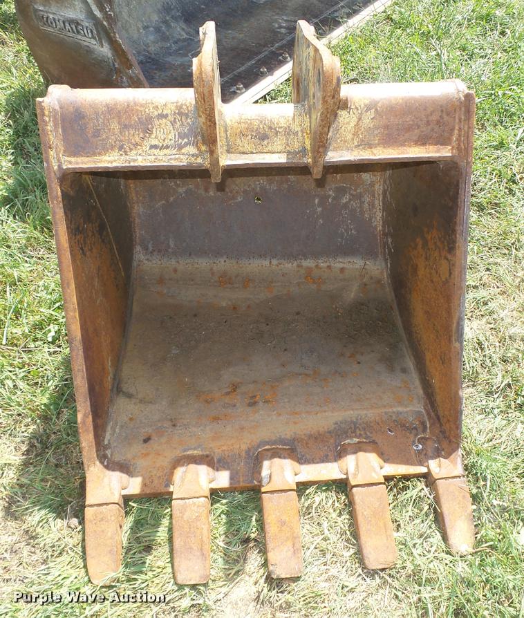 image for item BX9217 Komatsu backhoe bucket