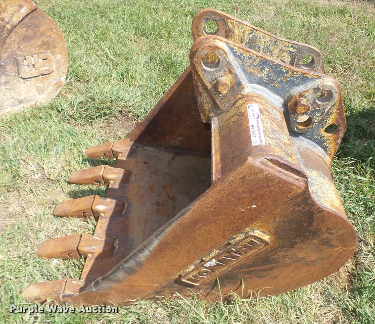 image for item BX9217 Komatsu backhoe bucket