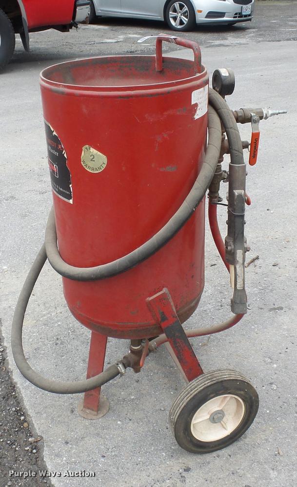 image for item BX9273 ALC F110DM Sand Jet sandblaster