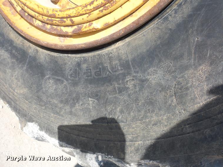 image for item BX9288 1983 Caterpillar 613B elevating scraper