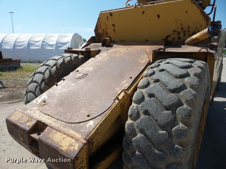 image for item BX9288 1983 Caterpillar 613B elevating scraper