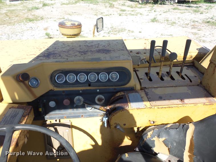 image for item BX9288 1983 Caterpillar 613B elevating scraper