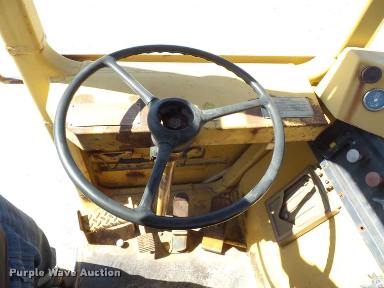 image for item BX9288 1983 Caterpillar 613B elevating scraper