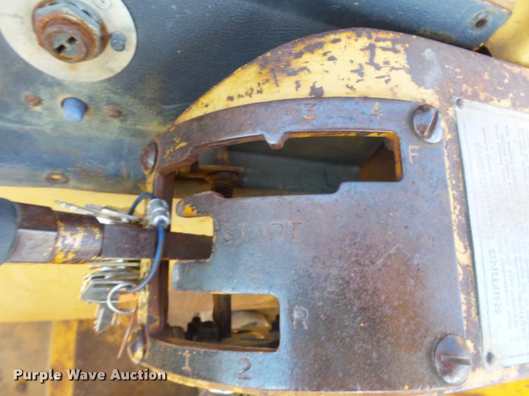 image for item BX9288 1983 Caterpillar 613B elevating scraper