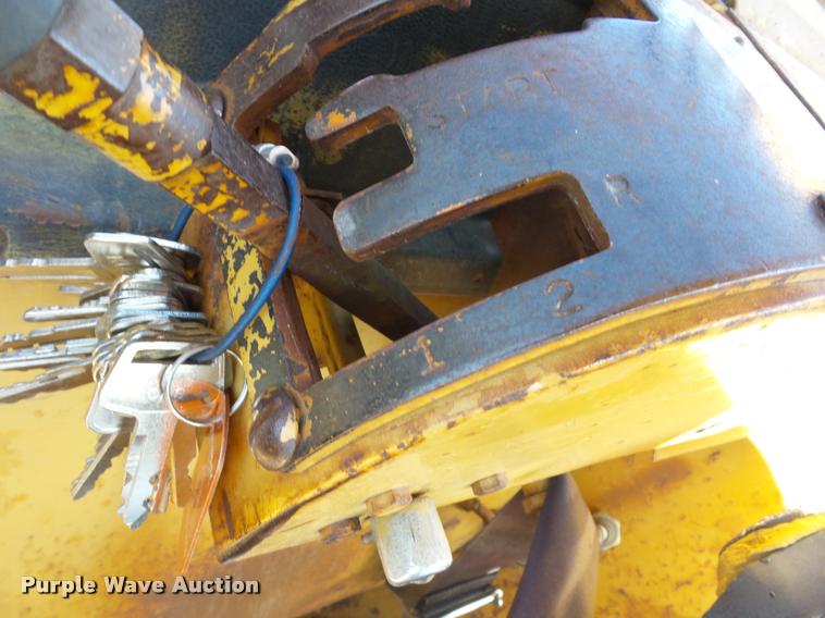 image for item BX9288 1983 Caterpillar 613B elevating scraper