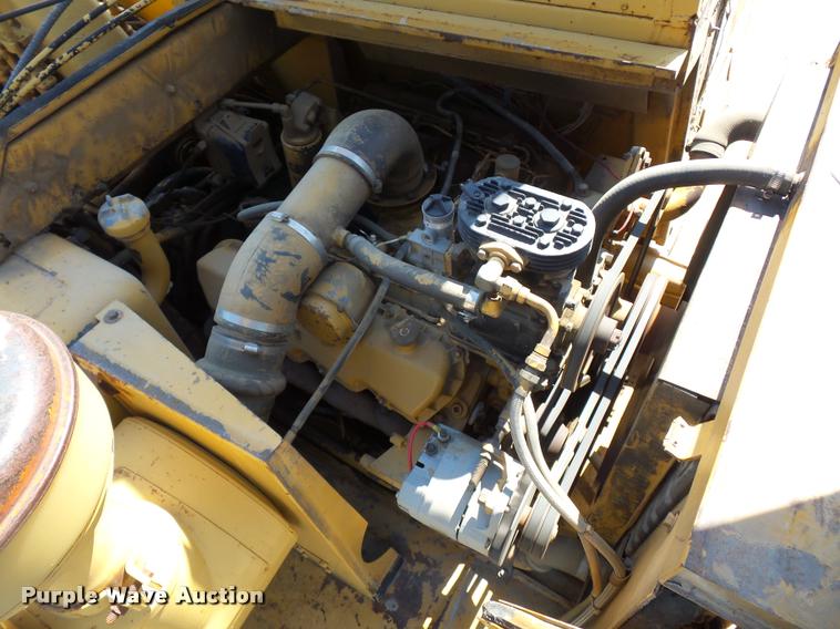 image for item BX9288 1983 Caterpillar 613B elevating scraper
